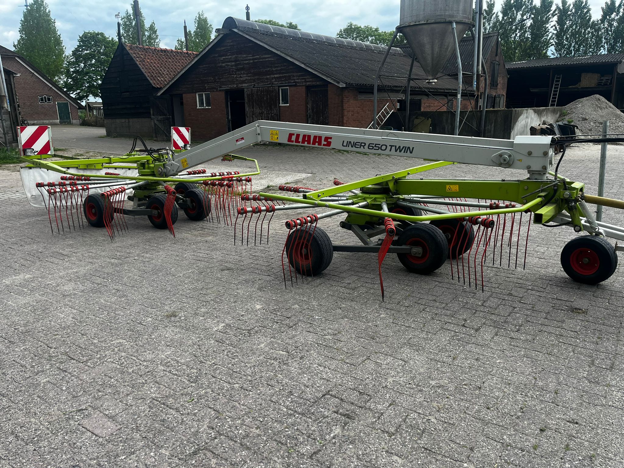 Claas Liner 650 Twin